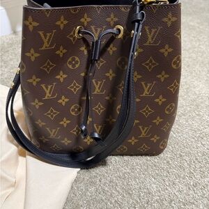 Louis Vuitton Brown Monogram Bucket Bag
Neonoe MM MNG NOIR